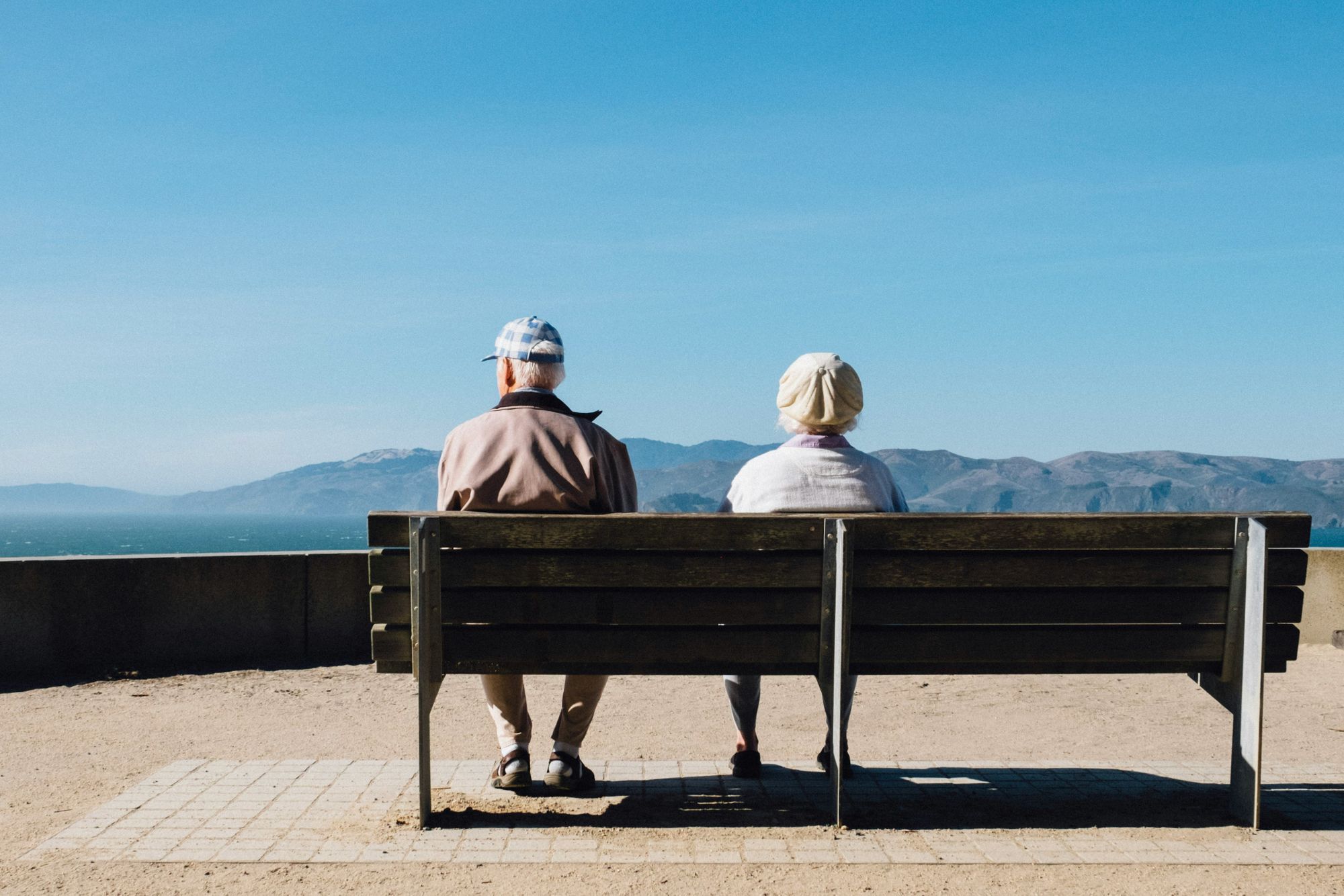 Dementia presents communication challenges, but meaningful connection is still possible. Discover practical tips to bridge the gap, reduce anxiety, and create a supportive environment.